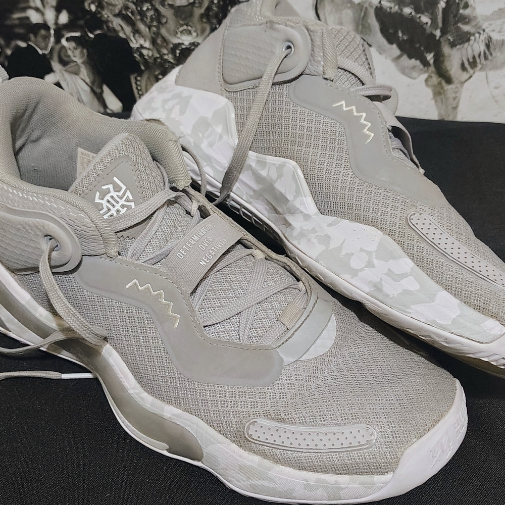 Team-Issued D.O.N Issue 3 Adidas Basketball Shoes Gray Size 8.5 Donovan Mitchell